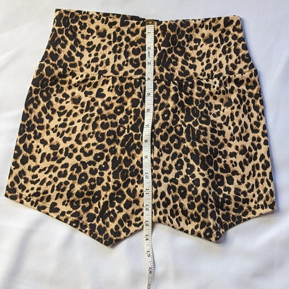 Small high-waisted form-fitting leopard print shorts w/ zipper EUC - Picture 5 of 5